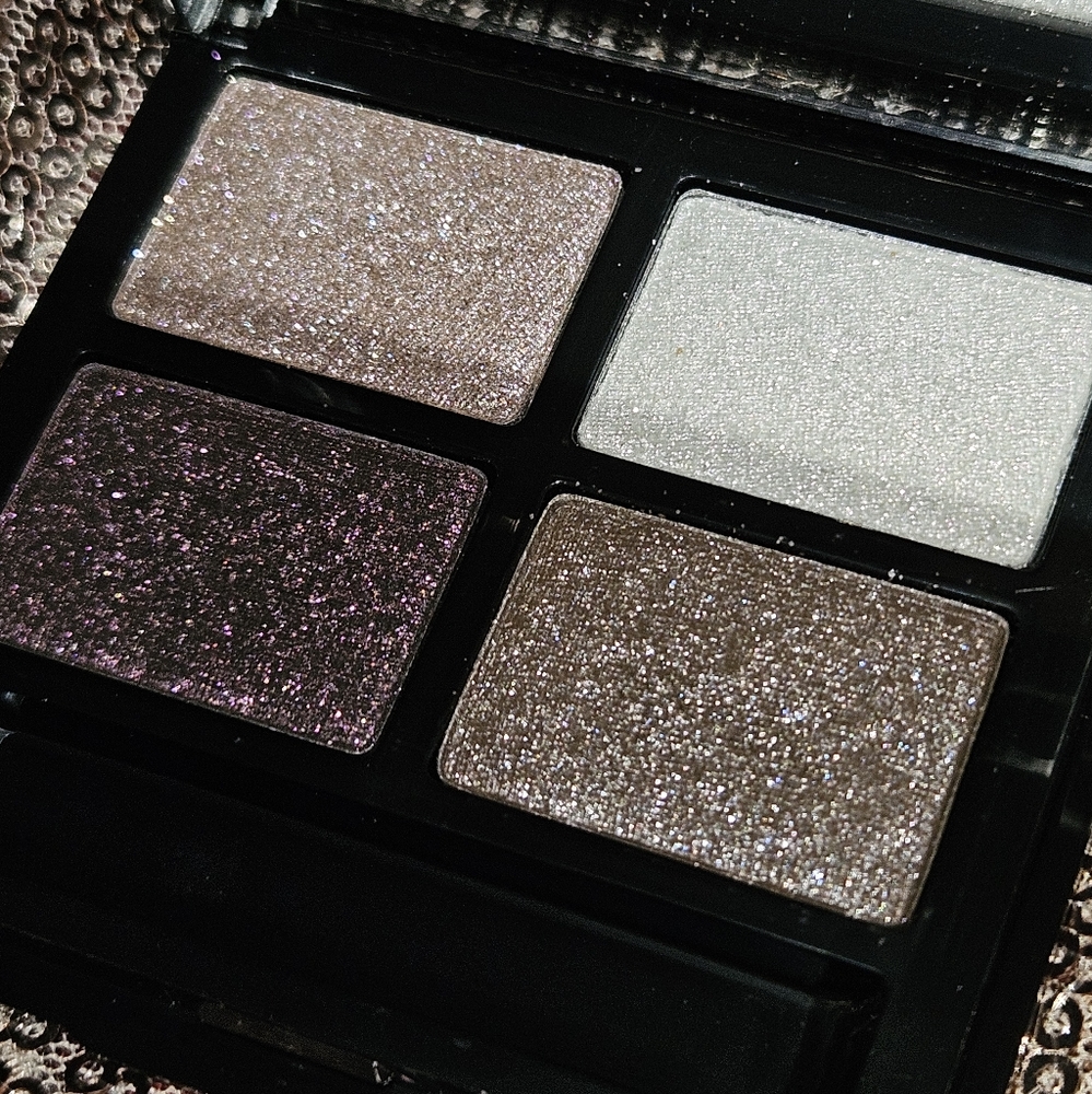 Bobbi Brown Black Ruby Sparkle Eye Palette 🖤 - RARE LIMITED EDITION - Picture 2 of 4